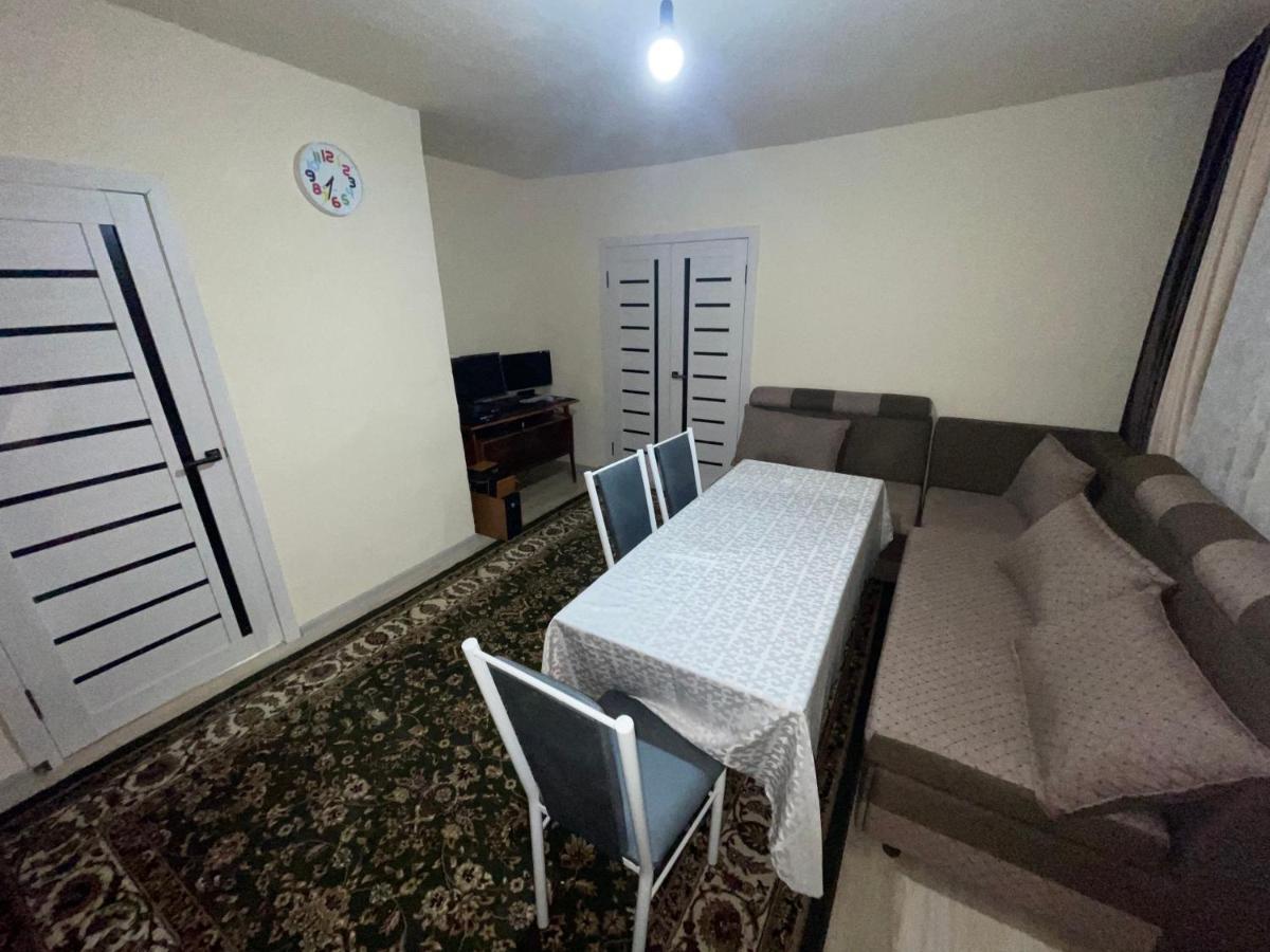 By River 246 Hotel Каракол Екстериор снимка