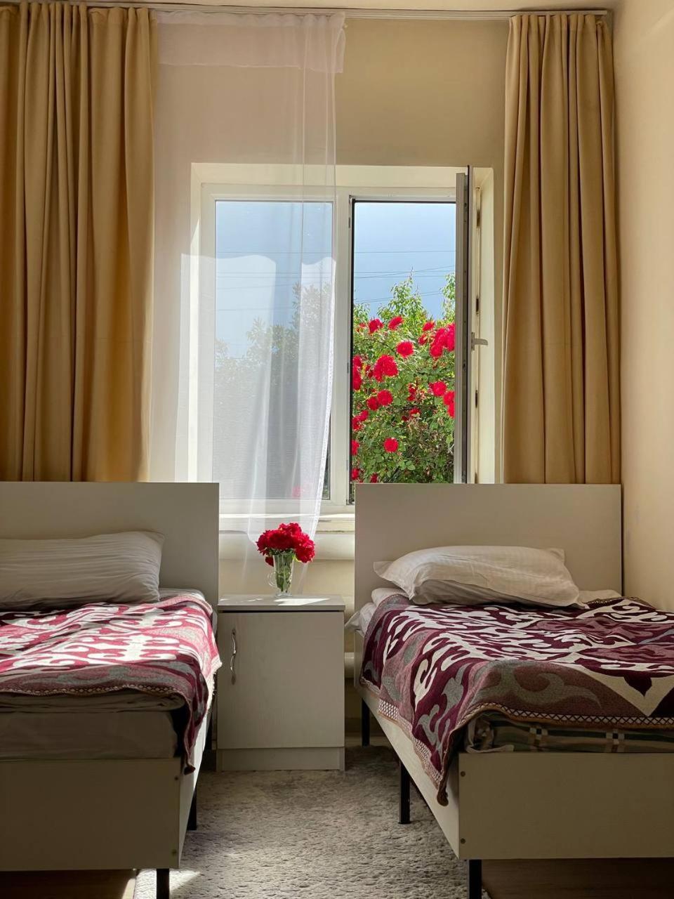 By River 246 Hotel Каракол Екстериор снимка